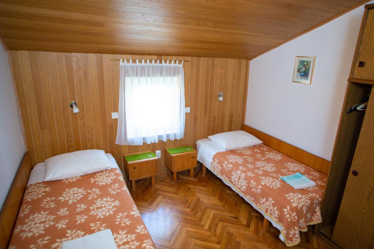 Apartments & Rooms Peranic Novalja Exterior foto